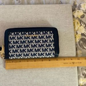 Michael Kors Jet Set Wallet/Phonecase